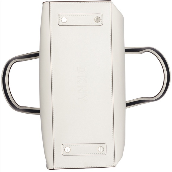 ⬇️DKNYauthentic leather,women bag, tote NEW W TAG - Picture 6 of 8